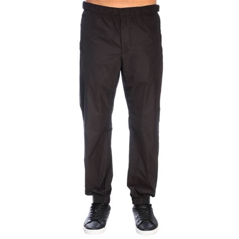 pantaloni prada con strappo